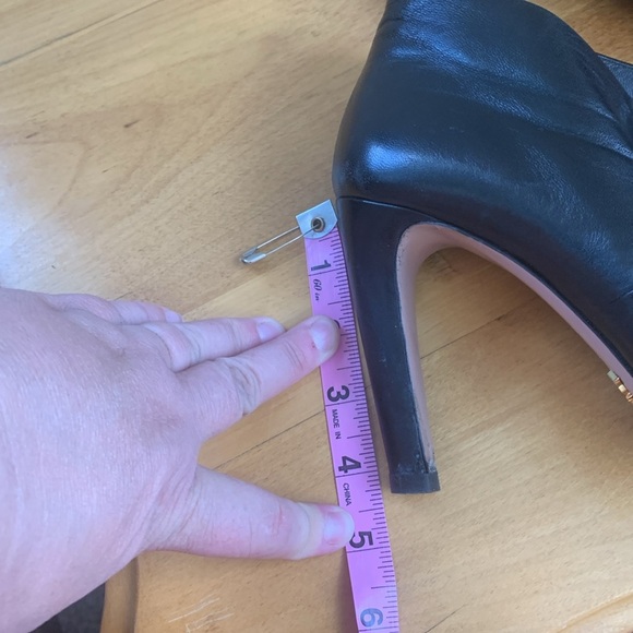 Prada Black Leather Full Coverage Bootie Pumps IT38.5 US8.5 Ruched GUC Platform - Picture 14 of 14